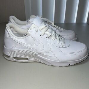 NIKE AIR MAX EXCEE LEATHER NEW, size 11.5, very comfy, last one! DB2839 100